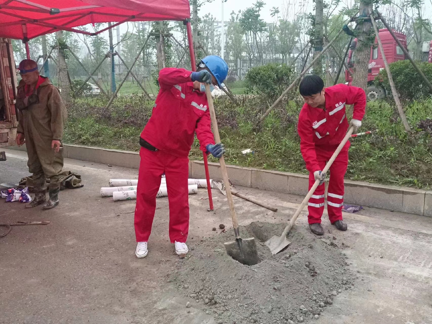 清水管道疏通哪家好】及时进行市政管道清淤